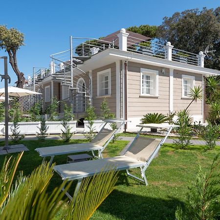 Lido Luxury Villas Лидо Ди Камайоре Екстериор снимка