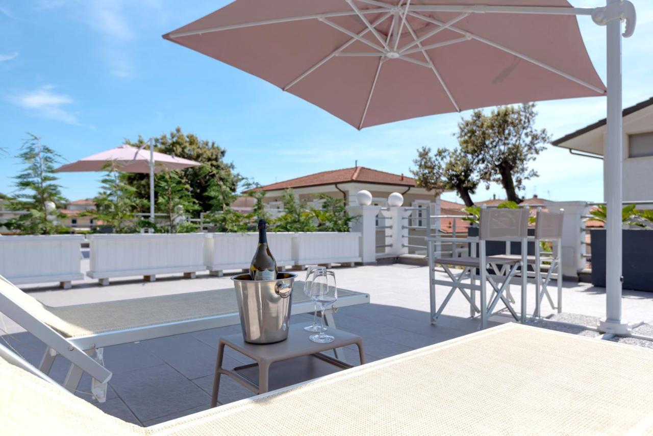 Lido Luxury Villas Лидо Ди Камайоре Екстериор снимка