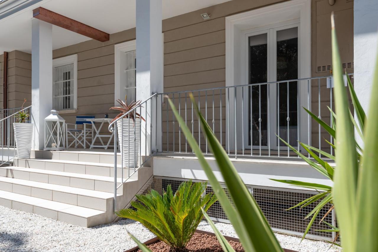 Lido Luxury Villas Лидо Ди Камайоре Екстериор снимка