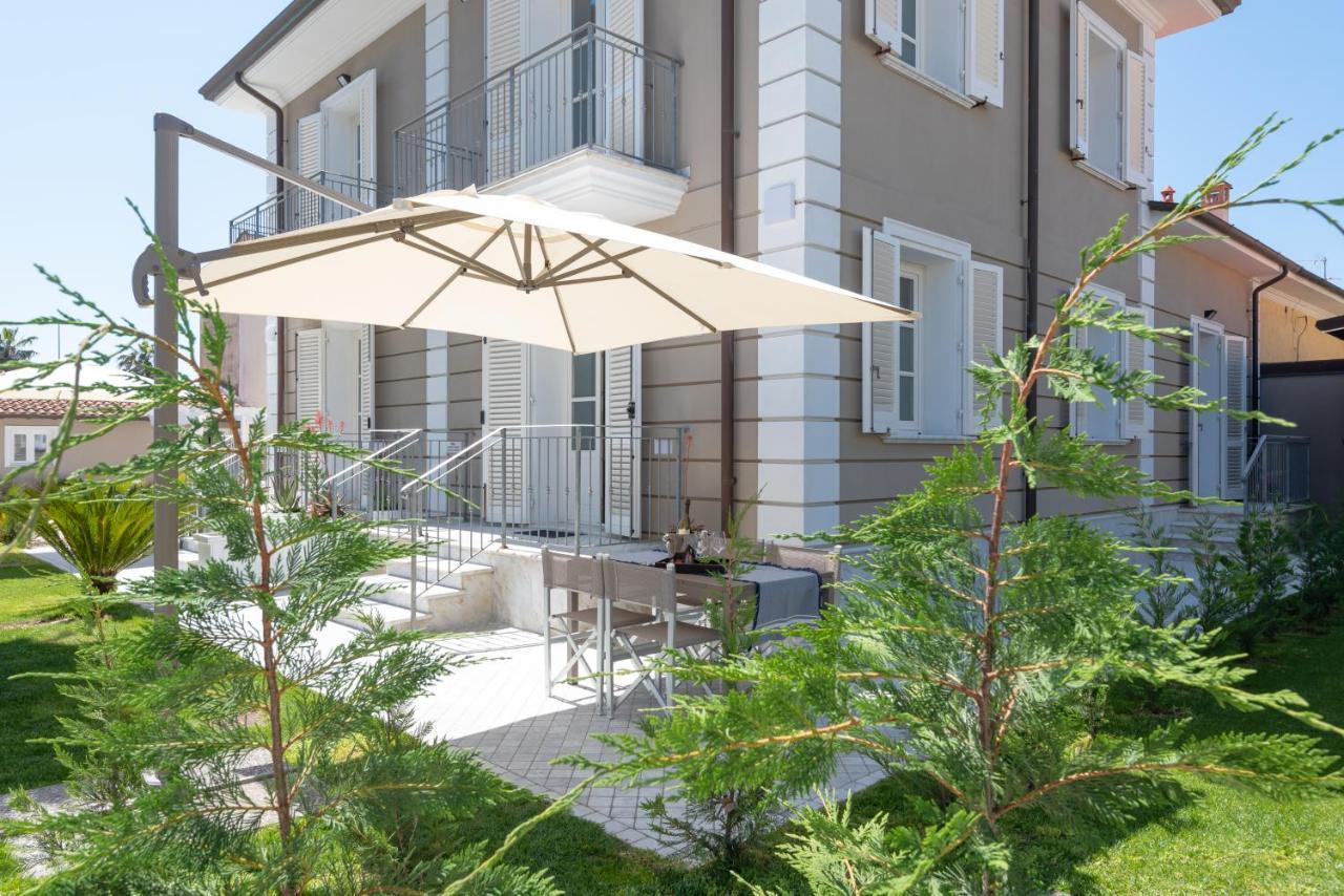 Lido Luxury Villas Лидо Ди Камайоре Екстериор снимка