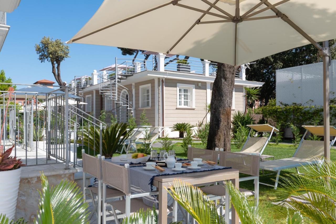 Lido Luxury Villas Лидо Ди Камайоре Екстериор снимка